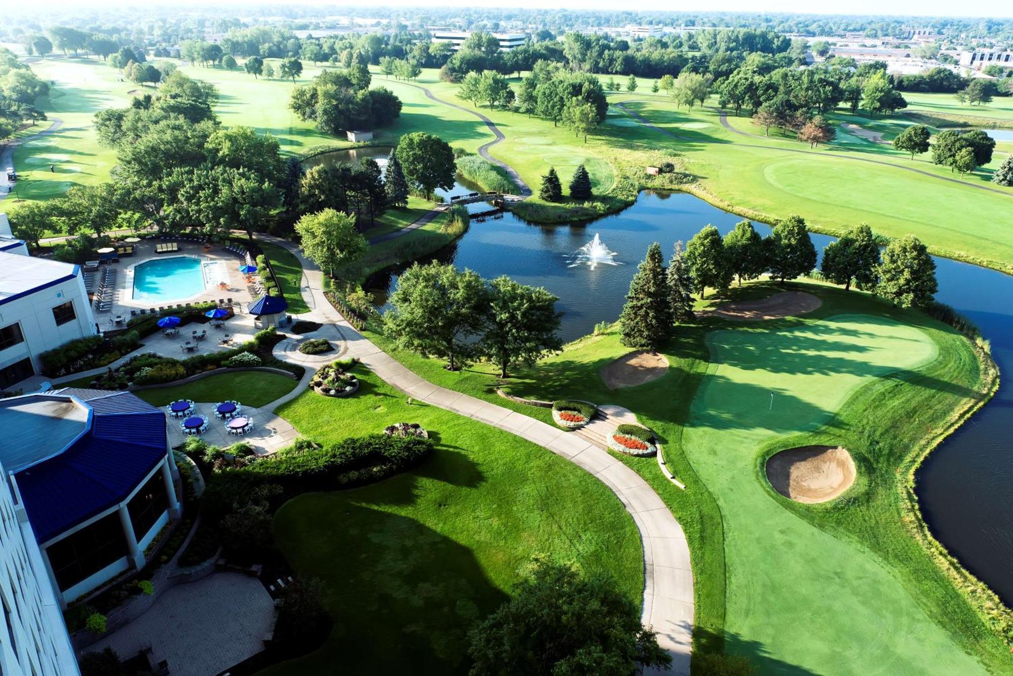 Hilton Chicago Oak Brook Hills Resort & Conference Center Exterior foto